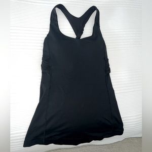 Lululemon Tank Twist Back, Size 4
